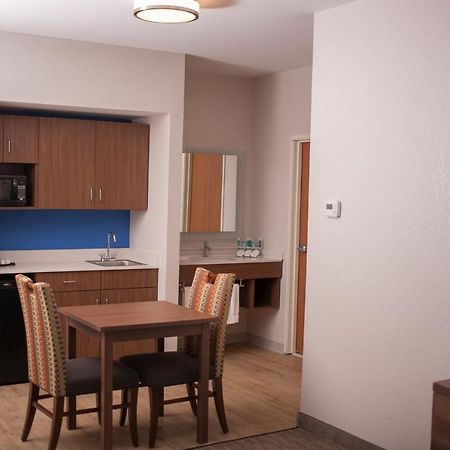 Holiday Inn Express & Suites Logan, An Ihg Hotel Buitenkant foto