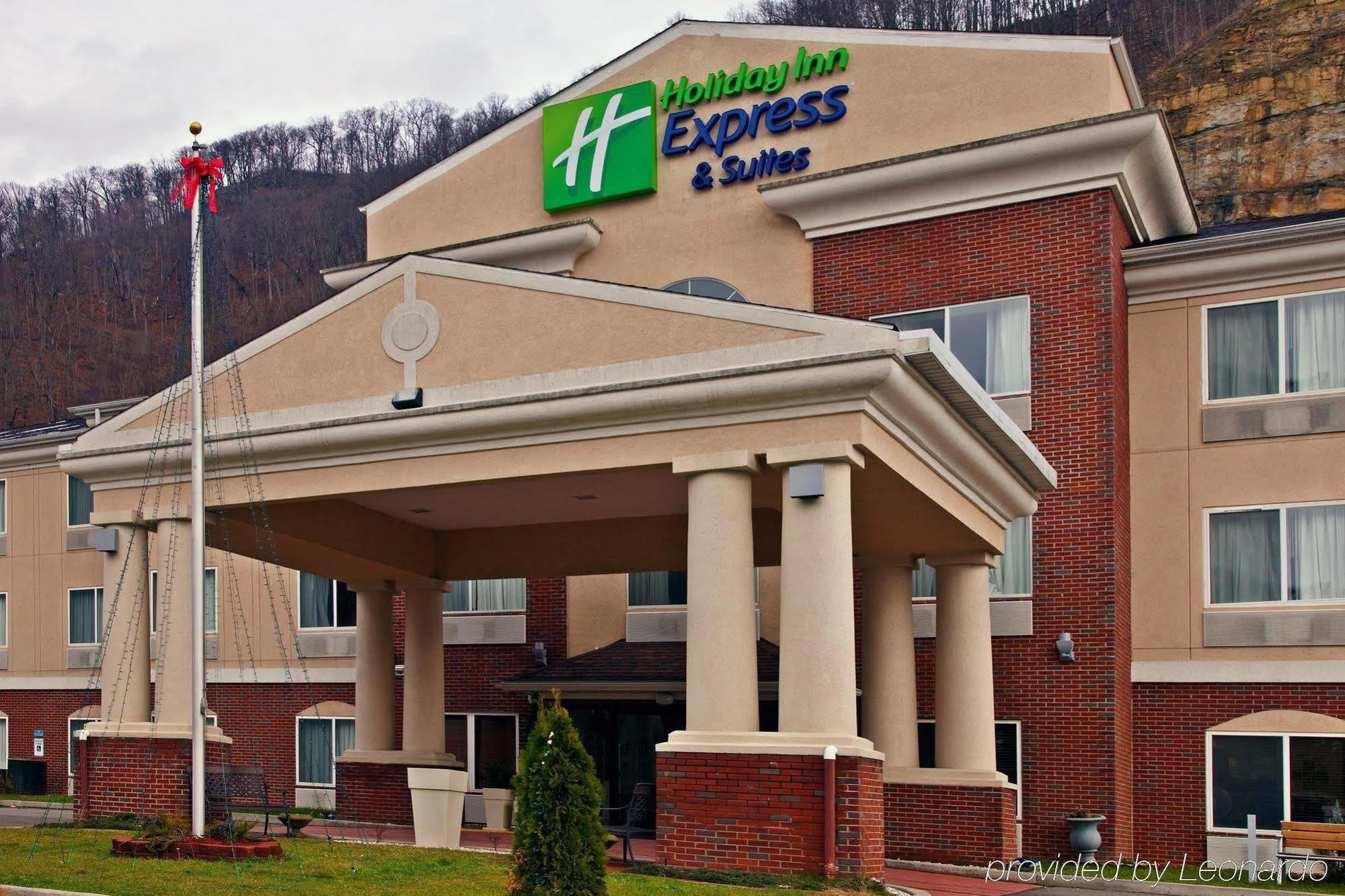 Holiday Inn Express & Suites Logan, An Ihg Hotel Buitenkant foto