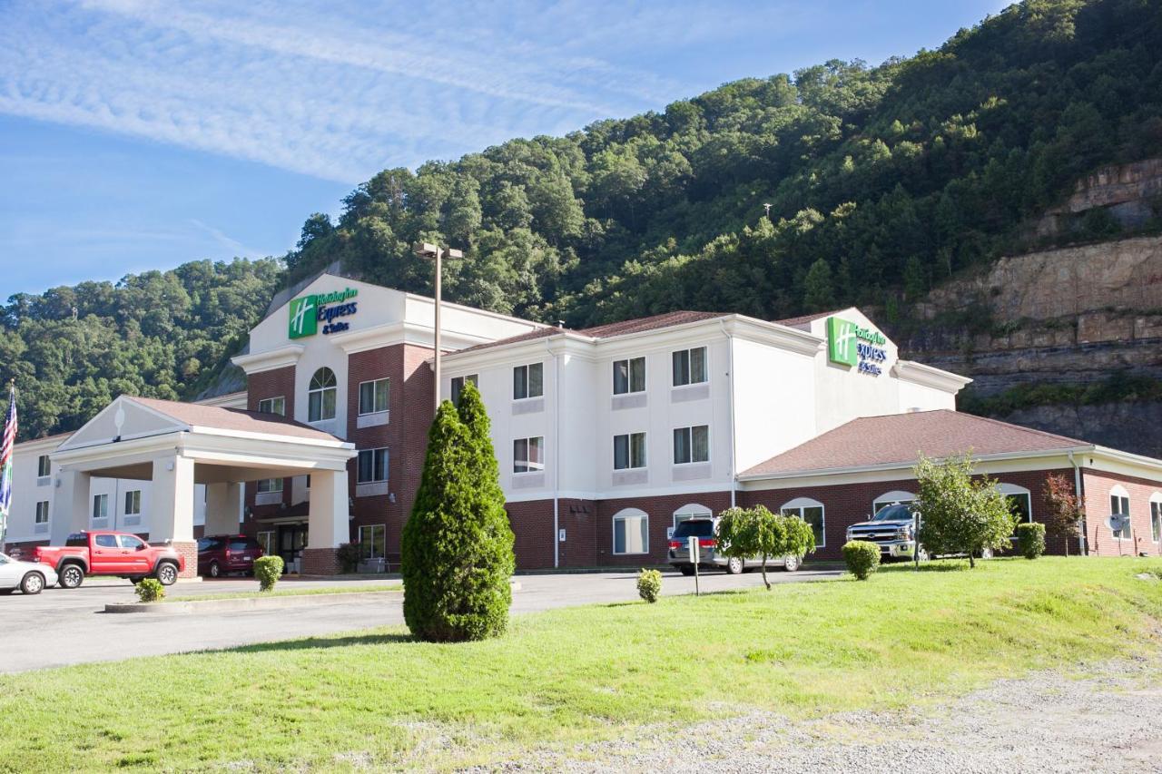 Holiday Inn Express & Suites Logan, An Ihg Hotel Buitenkant foto