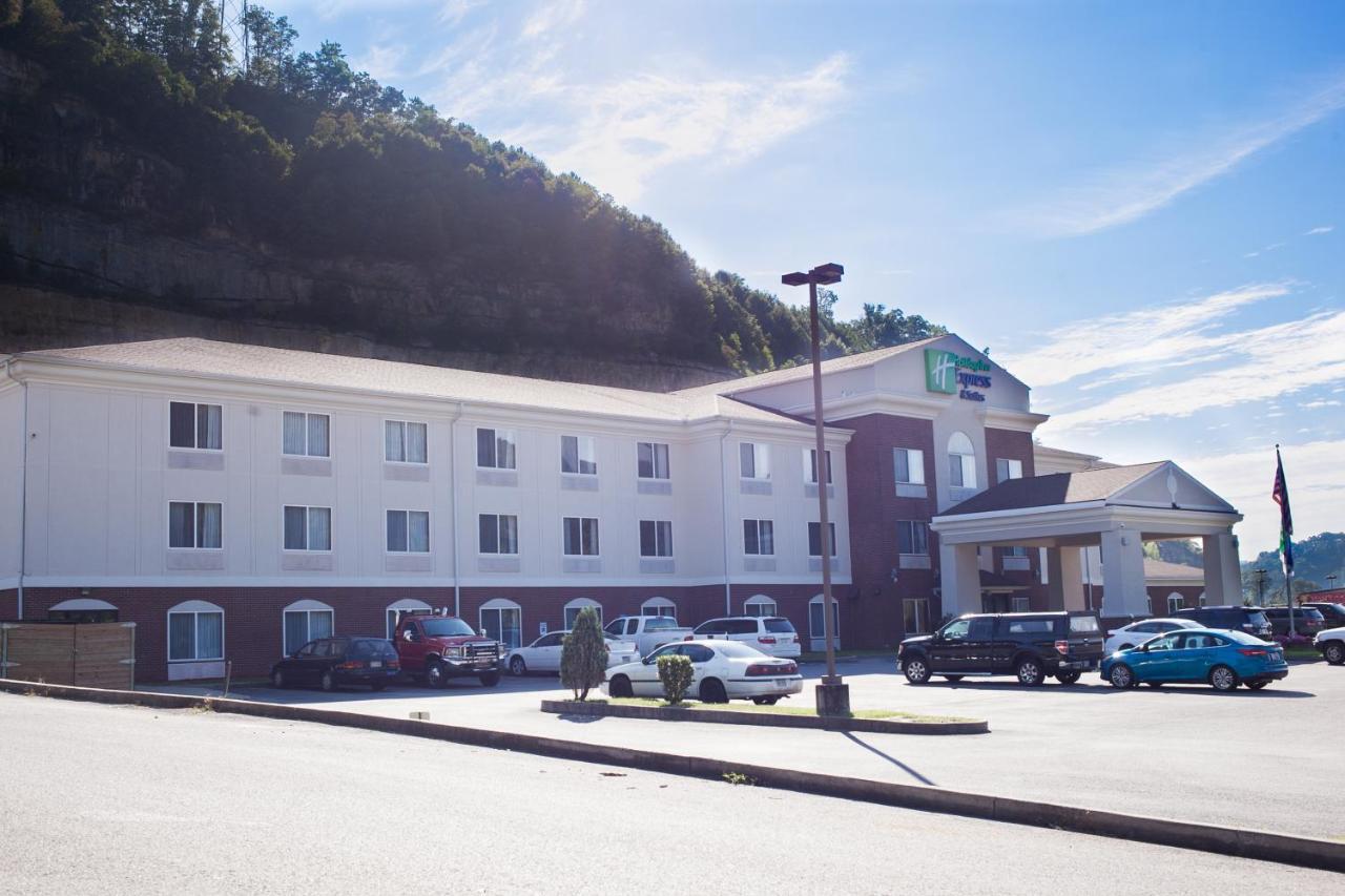 Holiday Inn Express & Suites Logan, An Ihg Hotel Buitenkant foto